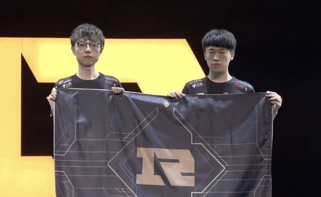 指向门前最 指向门前最